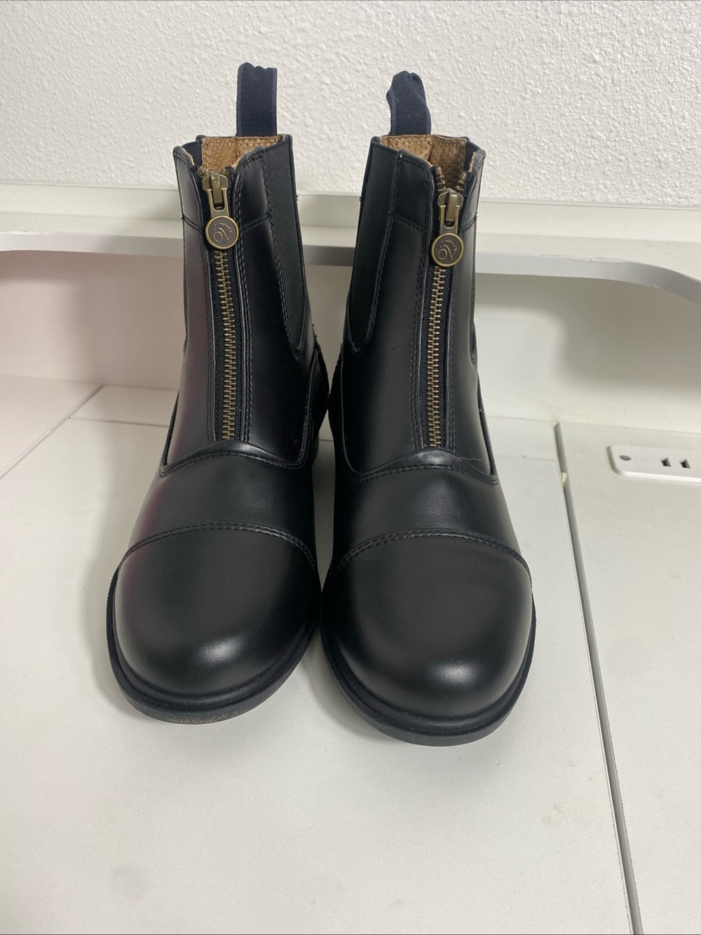 Ovation Quantum Ladies Zip Paddock Size 8.5